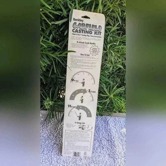 Berkley Garfield Casting Kit Kids Fishing Pole Toy Free Sticker New in Package - Picture 4 of 4